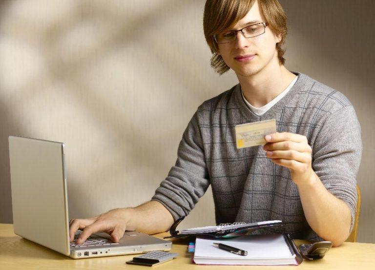 Студенческая кредитная карта:  для студентов без работы